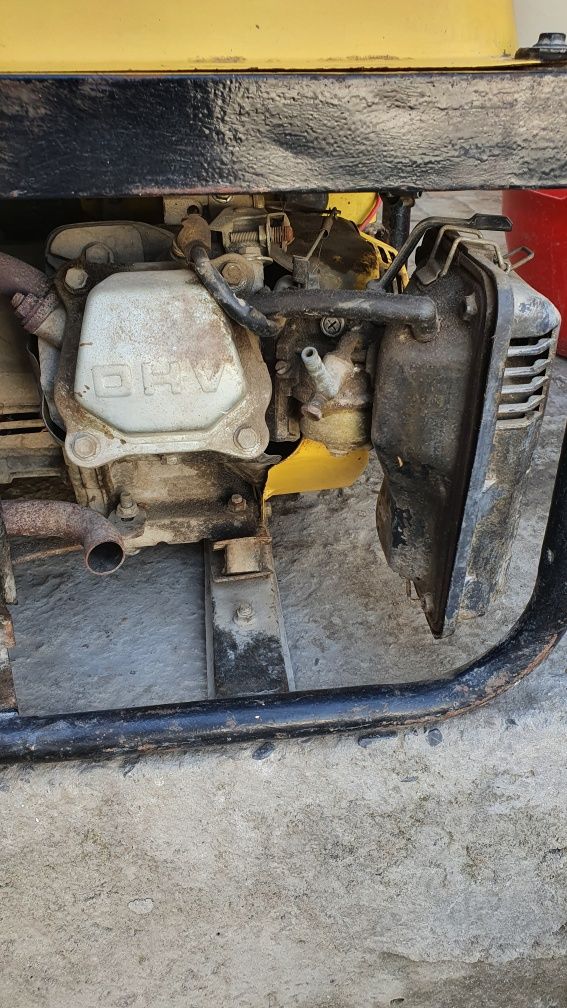 Generator. Dvijok. Генератор движок.