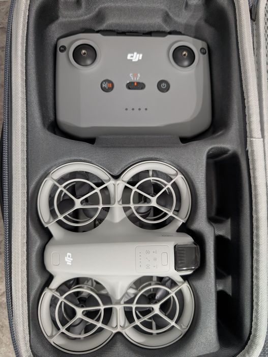 Dronă DJI NEO Fly More Combo