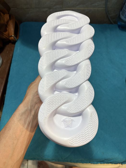 Versace Chain Reaction