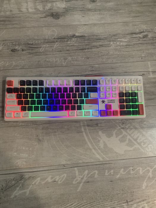 Vand tastatura wireless