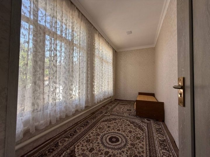 Arenda HOVLI 8xona Tinchlik metro yaqinoda