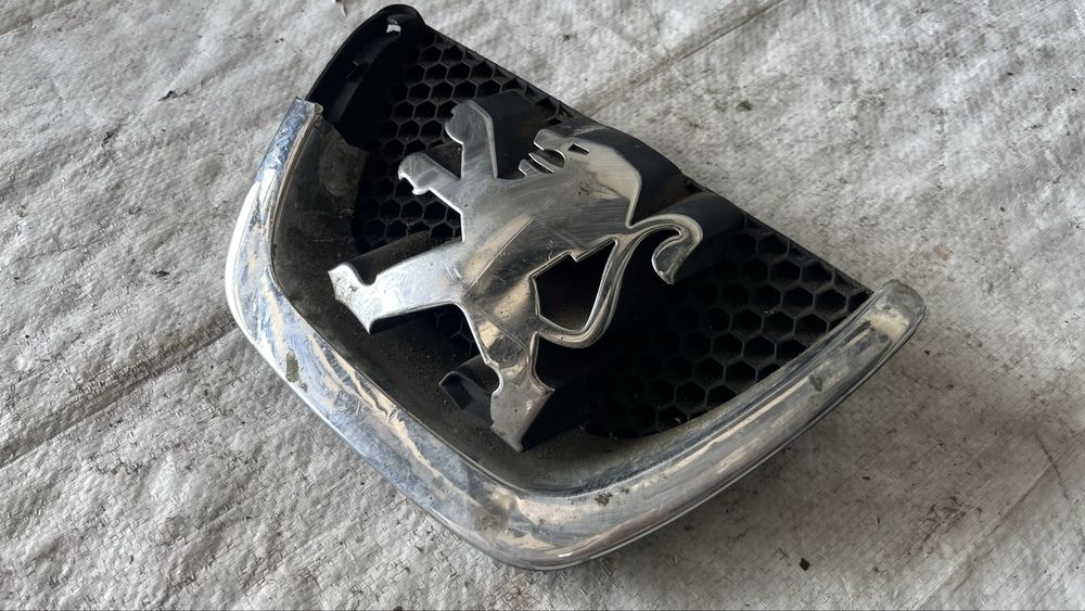 Емблема Peugeot 207