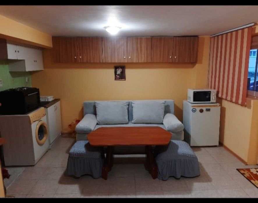 Дава се под наем  в Варна, Колхозен пазар - 40 кв.м за 204 € - Снимка #1