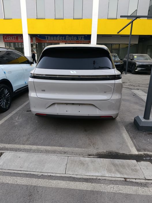 Li 6 max Nardo Grey  45,000$ 17,000 км 24/10