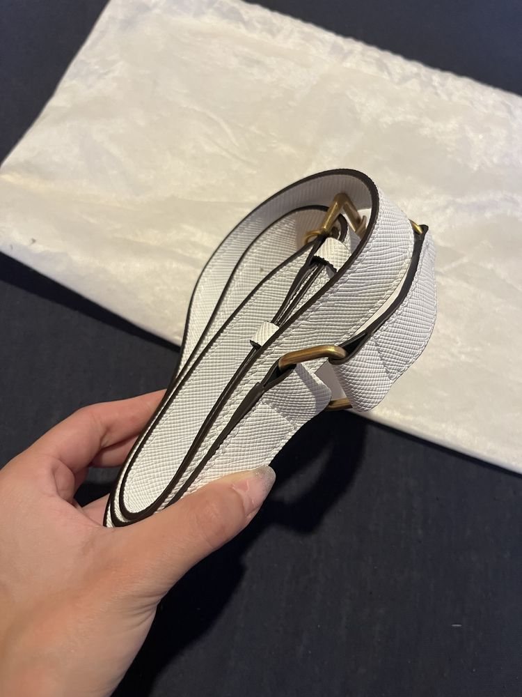 Чисто нова чанта GUESS