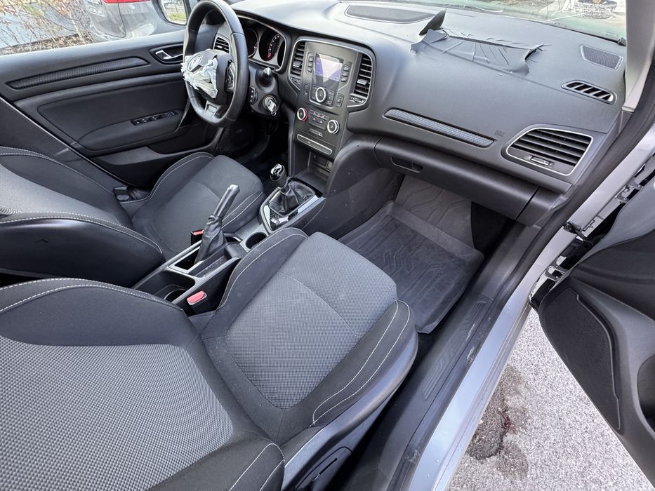 Renault Megane 1.6 Benzina 2018 usor avariat