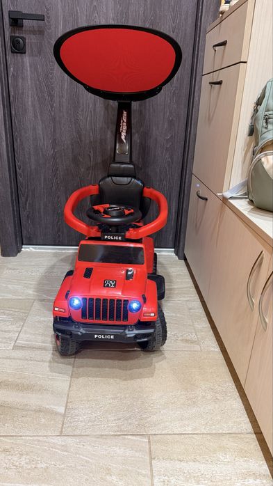 Кола за бутане с дръжка Moni