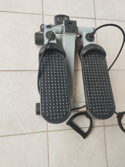 Продавам степер с ластици