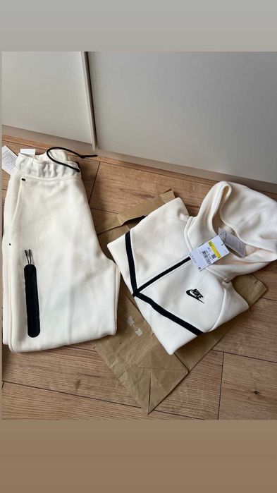 100% Оригинални Дамски екипи Nike Tech Fleece - комплекти в размер S