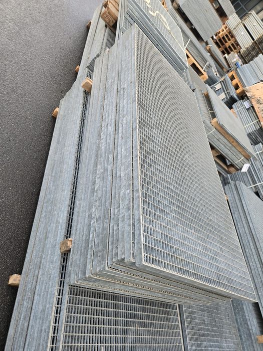 Scara metalica zincata 4mm 5,6m l