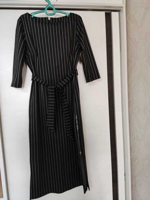 Продается женское платье