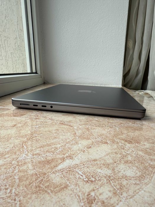 MacBook Pro 14inch M1 2021 (16GB ; 1TB)