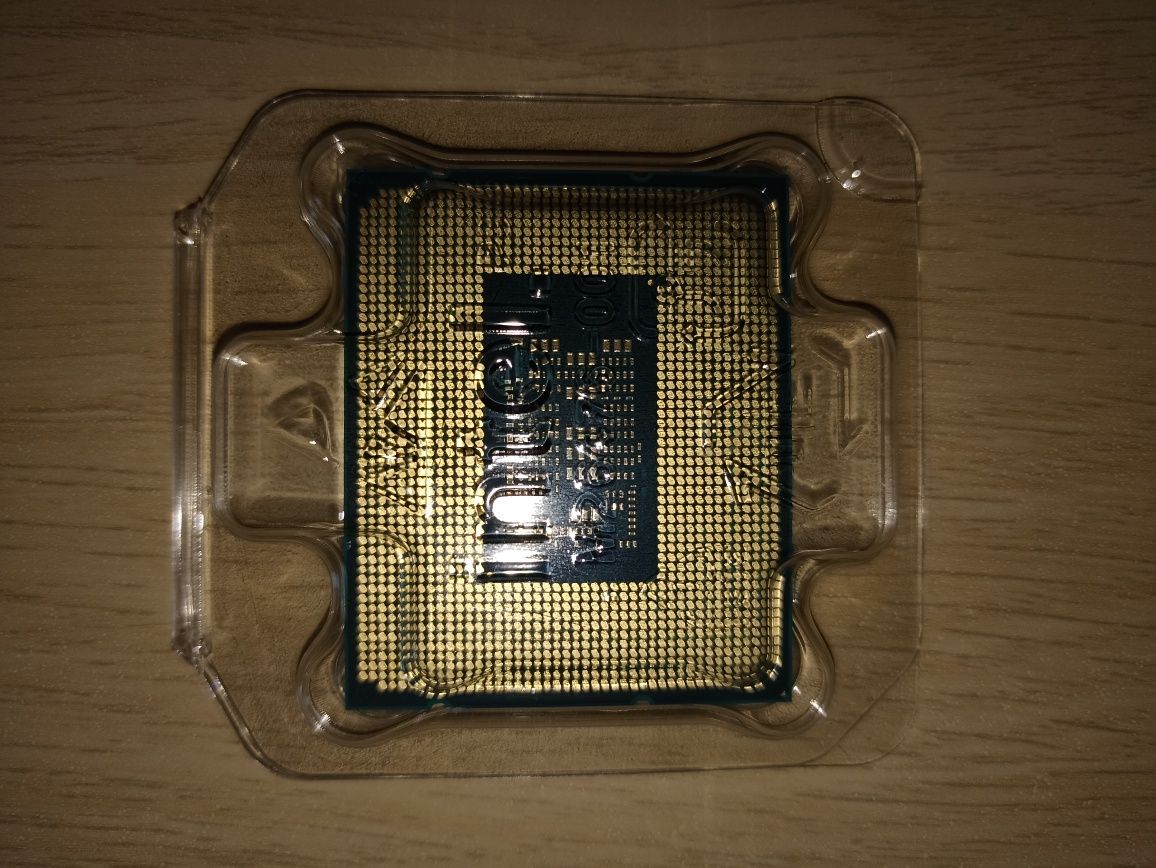 Процессор Intel Core i3-12100F