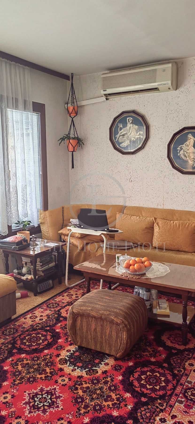 Реф. 1330 Двустаен / Три отделни стаи / Реална квадратура / Гараж