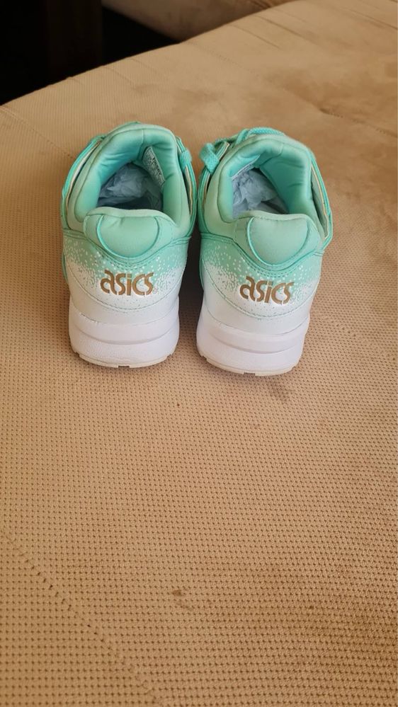 Маратонки Asics