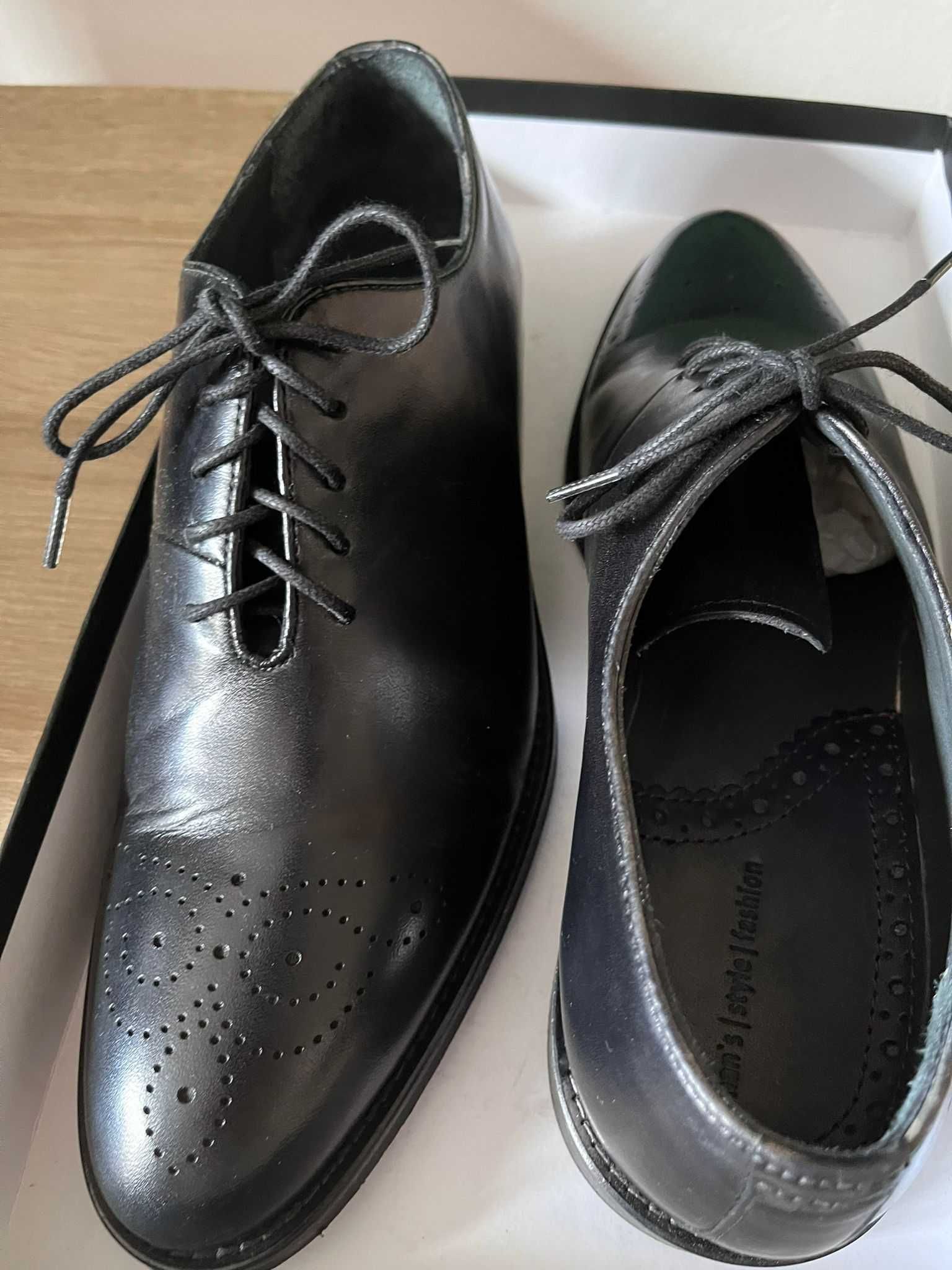 Vând pantofi man's life fashion