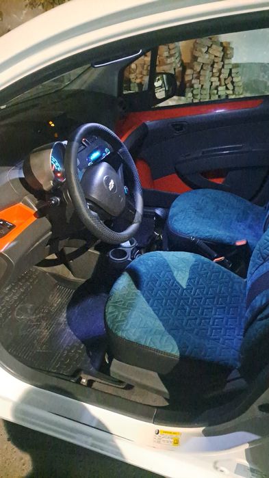 Spark Sotiladi 2011 yil 3 poz 350.000 probeg