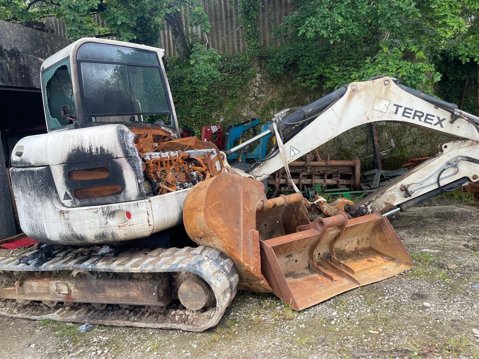 Dezmembrez escavator terex tc 75