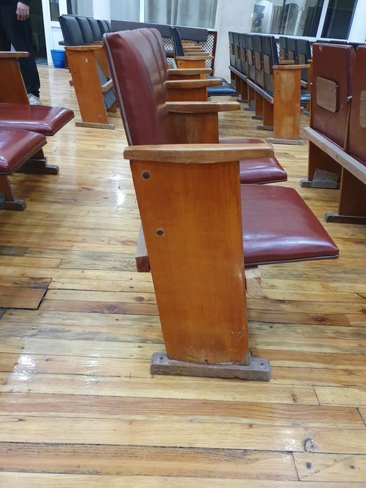 Кресла для зала, актового или конференц — 50 000 сум!