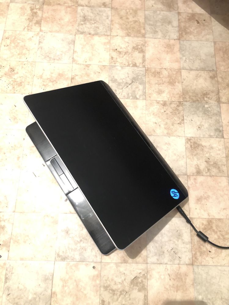 Продам ноутбук Hp Intel Core i7 озу 8гб в норм состоянии срочно