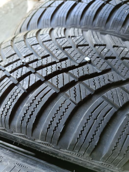 Зимни гуми -2022г.-16цола-215/60-1бр.-110лв."HANKOOK"-като нови