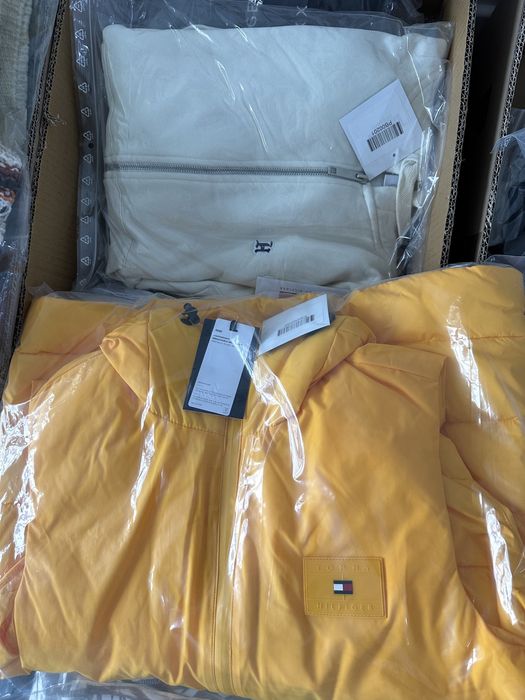 Stoc mix haine si incaltaminte Adidas, Hilfiger, Calvin Klein etc.