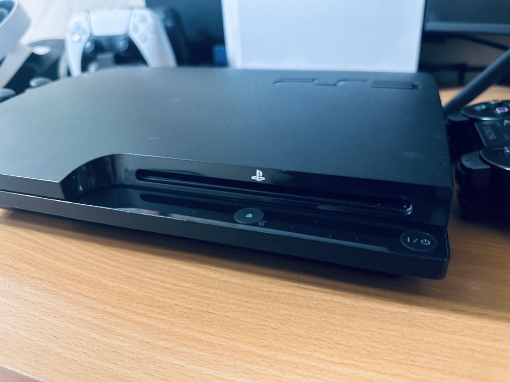 PlayStation 3 Slim 1TB+60игр+2джойстика