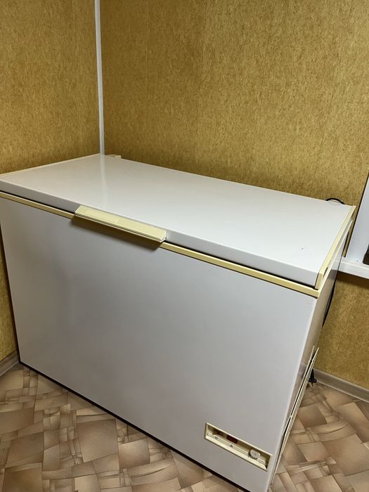 Продам морозильную камеру
