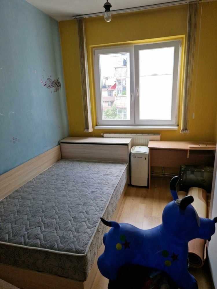 Тристаен просторен апартамент в гр.Пловдив - кв. Кючук Париж!