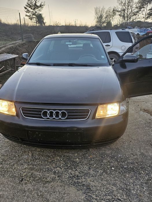 Продавам Ауди А3 бензин в добро състояние