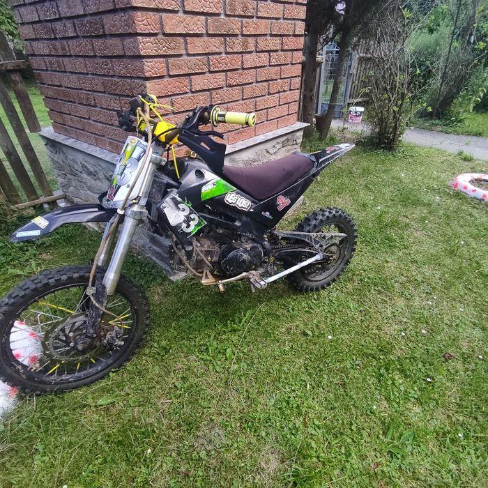 Vând, ,,cross 125cc", carburație răcire pe ulei!