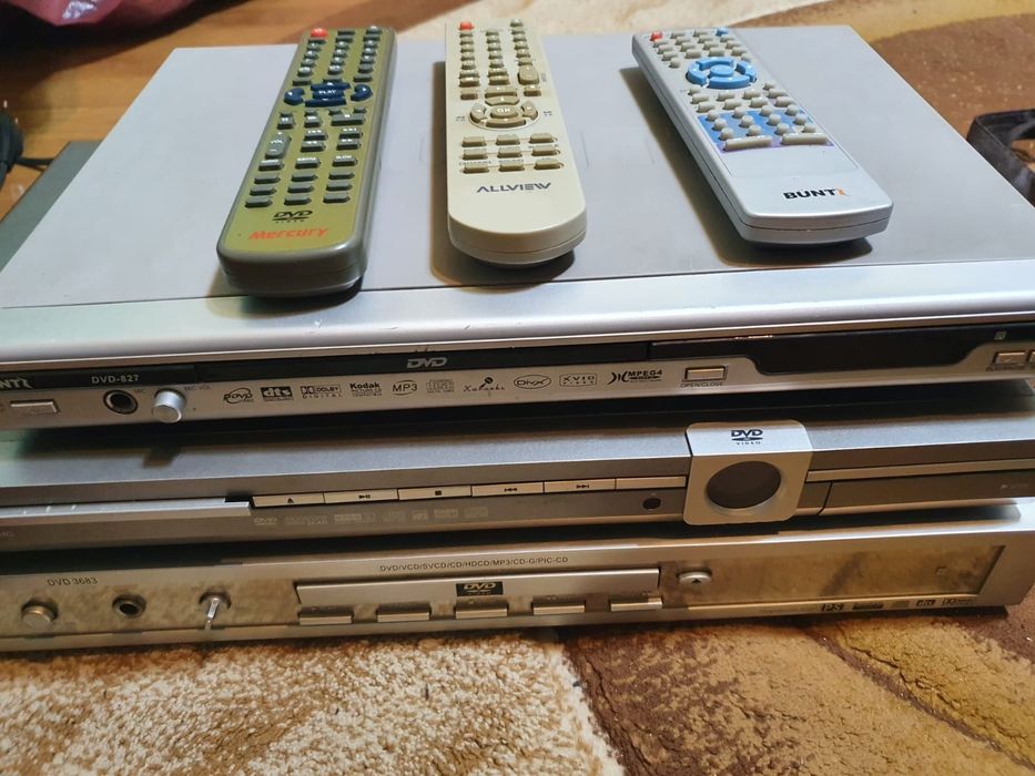 Dvd player- 3 bucăți  cu telecomanda!
