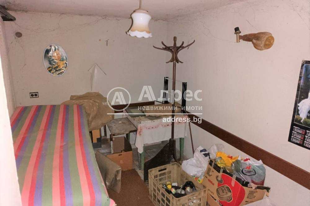 Продава се Къща в с. Липник, Област Разград - 317 кв.м за 155 €/кв.м - Снимка #11