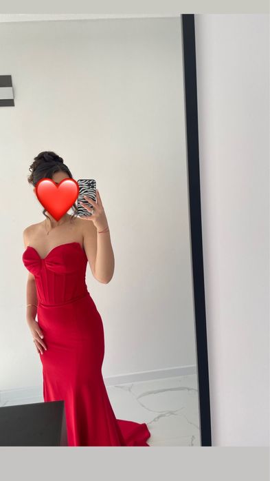 Официална рокля