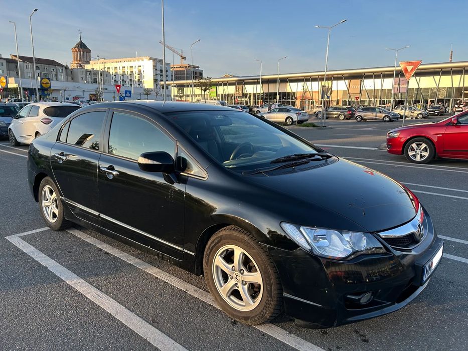 Honda Civic hibrid economic, intretinut si fiabil, cutie automata CVT