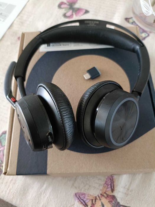 Casti Poly - Voyager Focus 2 UC USB-A Headset cu Bluetooth