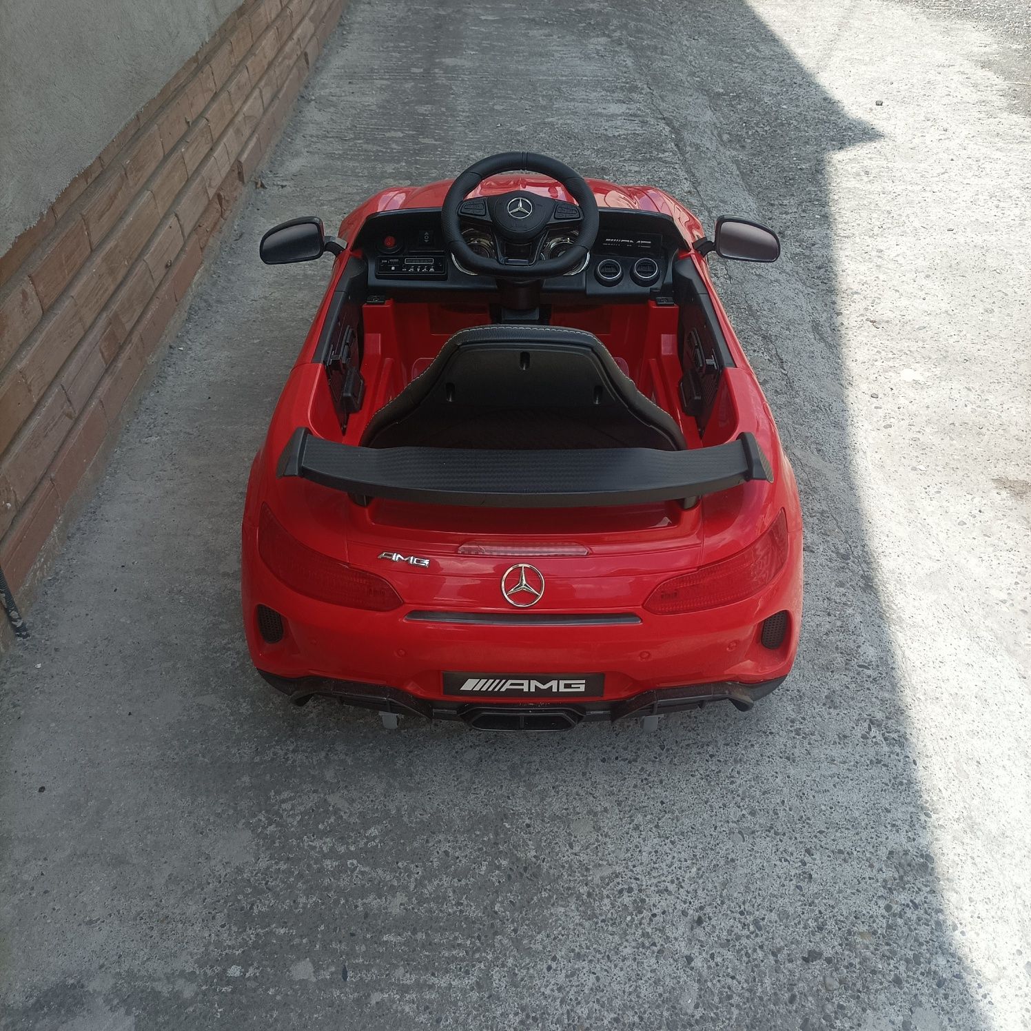 Vând mașinuță electrica Mercedes