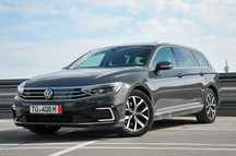 Volkswagen Passat 218CP GTE /Automat /Panorama /Distronic /Lane&Side Assist