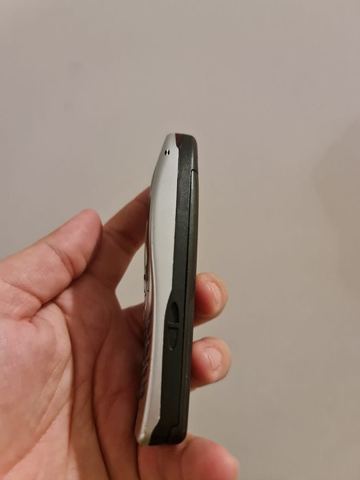 Legendarul Nokia 6310i ca nou + incarcator, functioneaza foarte bine!