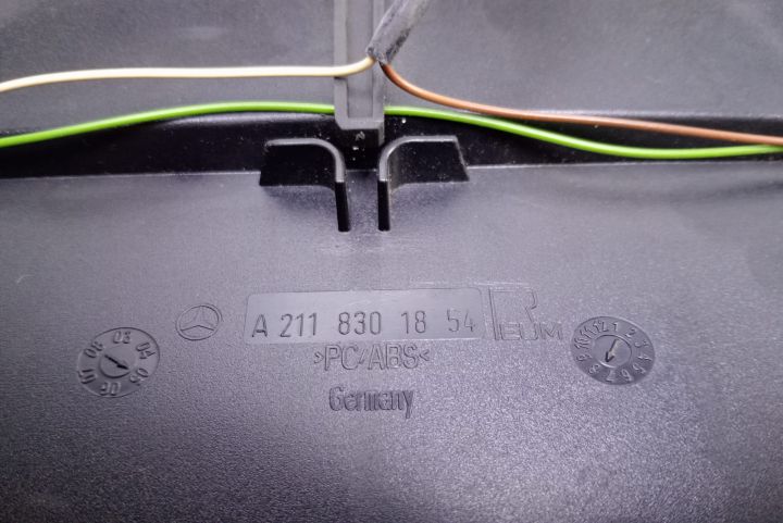 Grila centrala bord A2118301854 Mercedes-Benz E-Class W211