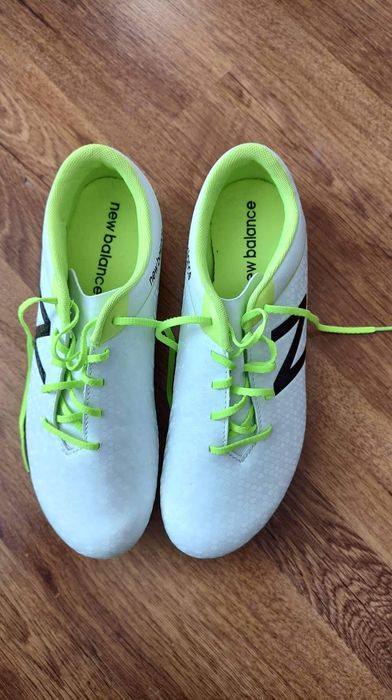 Футболни обувки New balance, бутонки за трева