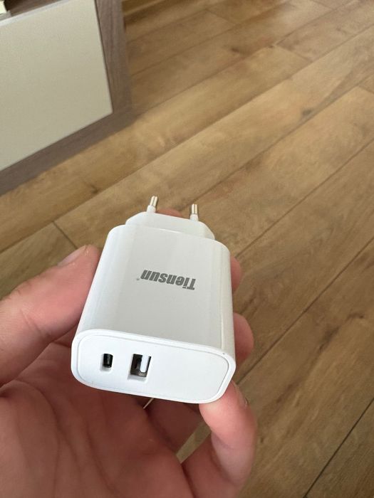 Încărcător USB ȘI USB C Fast charge