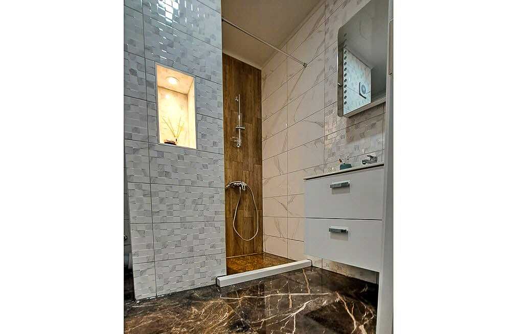 Продава се Тристаен апартамент в Обзор - 101 кв.м за 1832 €/кв.м - Снимка #12