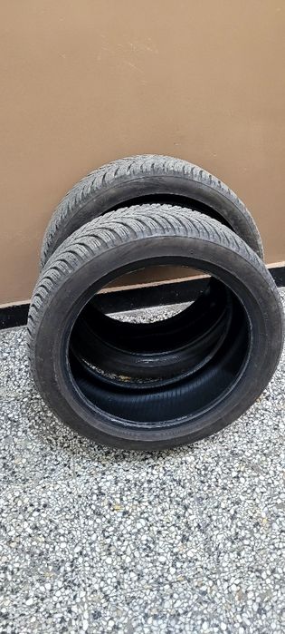 продавам зимни гуми 2 броя