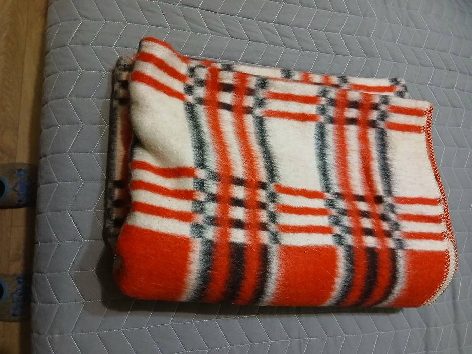 Продам джакардовые одеало