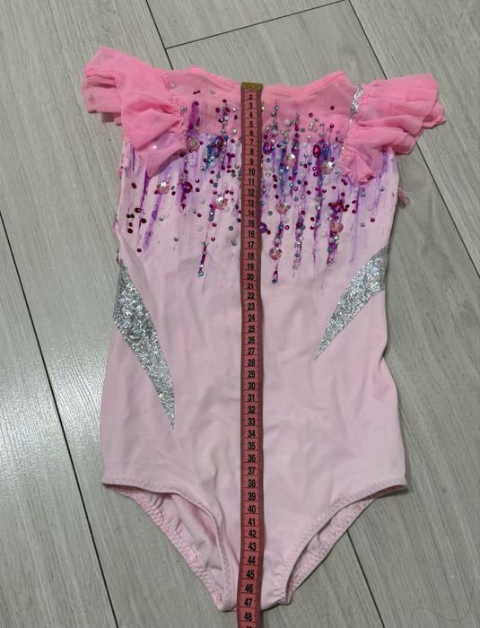 Сдам купальник для выступлений по гимнастике