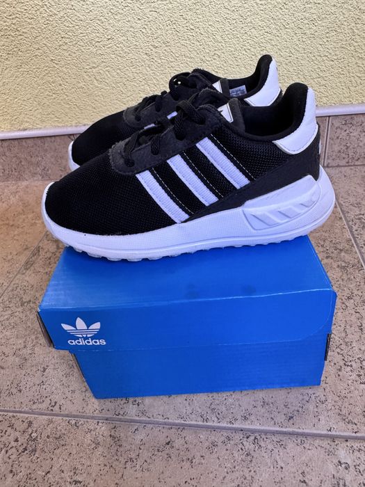 Детски маратонки Adidas la trainer 26