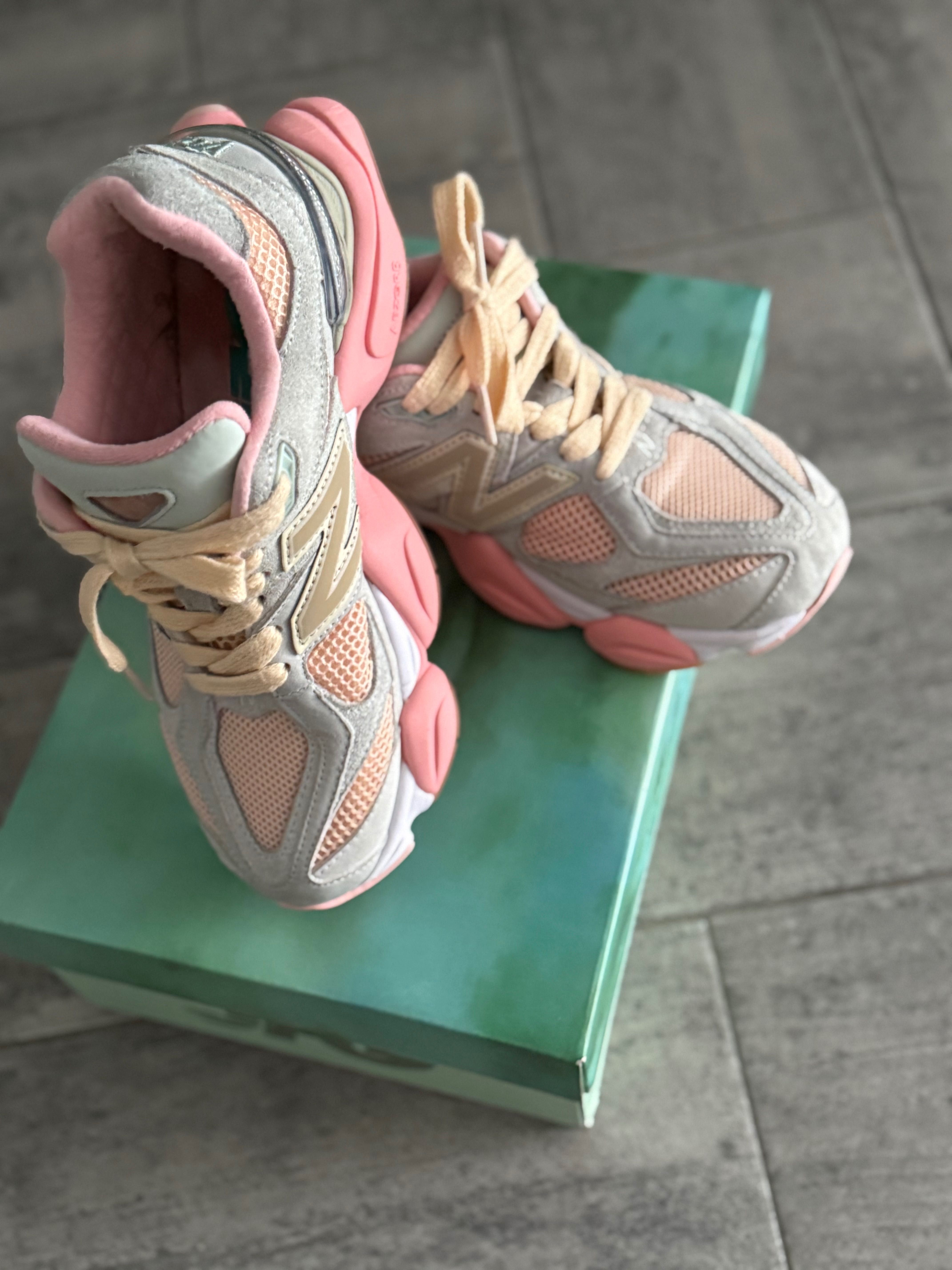 Limited edition  “ Inside voices” New balance 9060