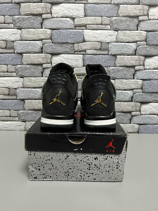 41-43 Jordan Retro 4 Royalty
