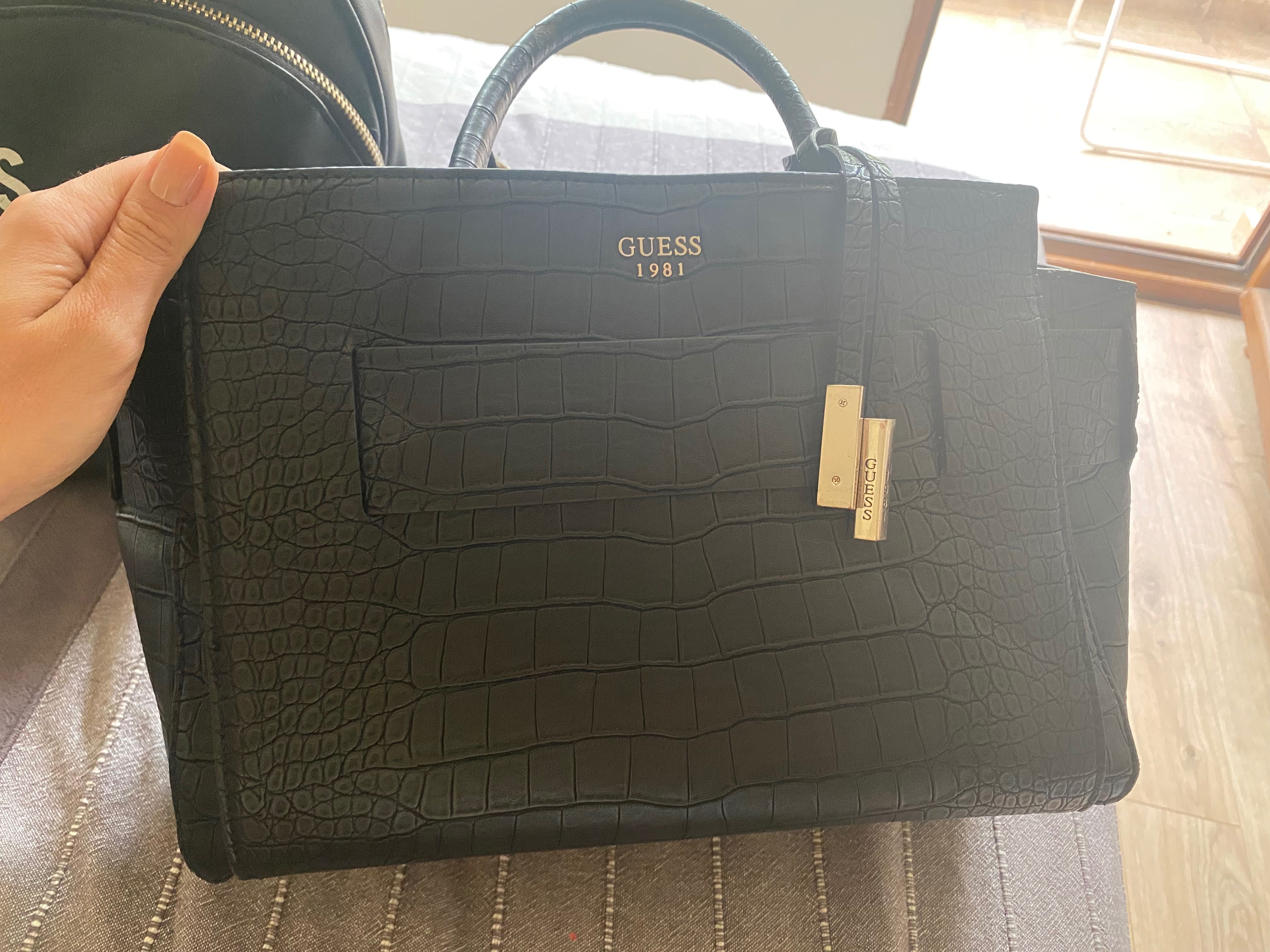 Чанта и раница Guess